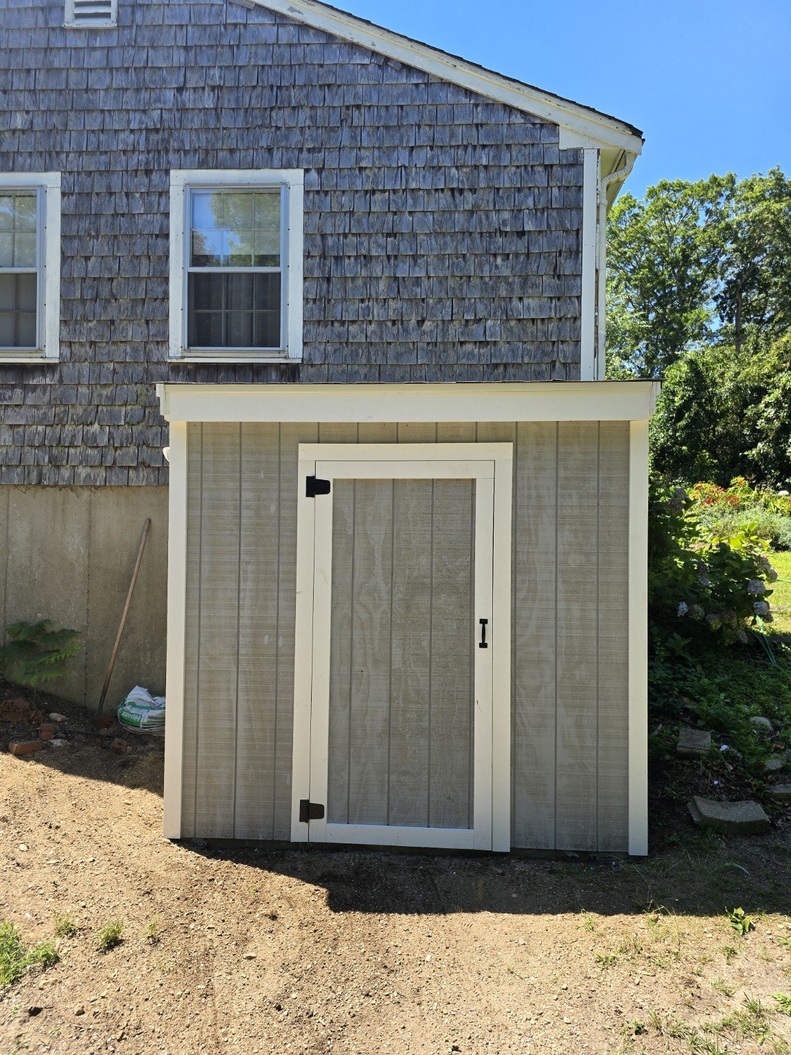 Custom shed and lean-to storage